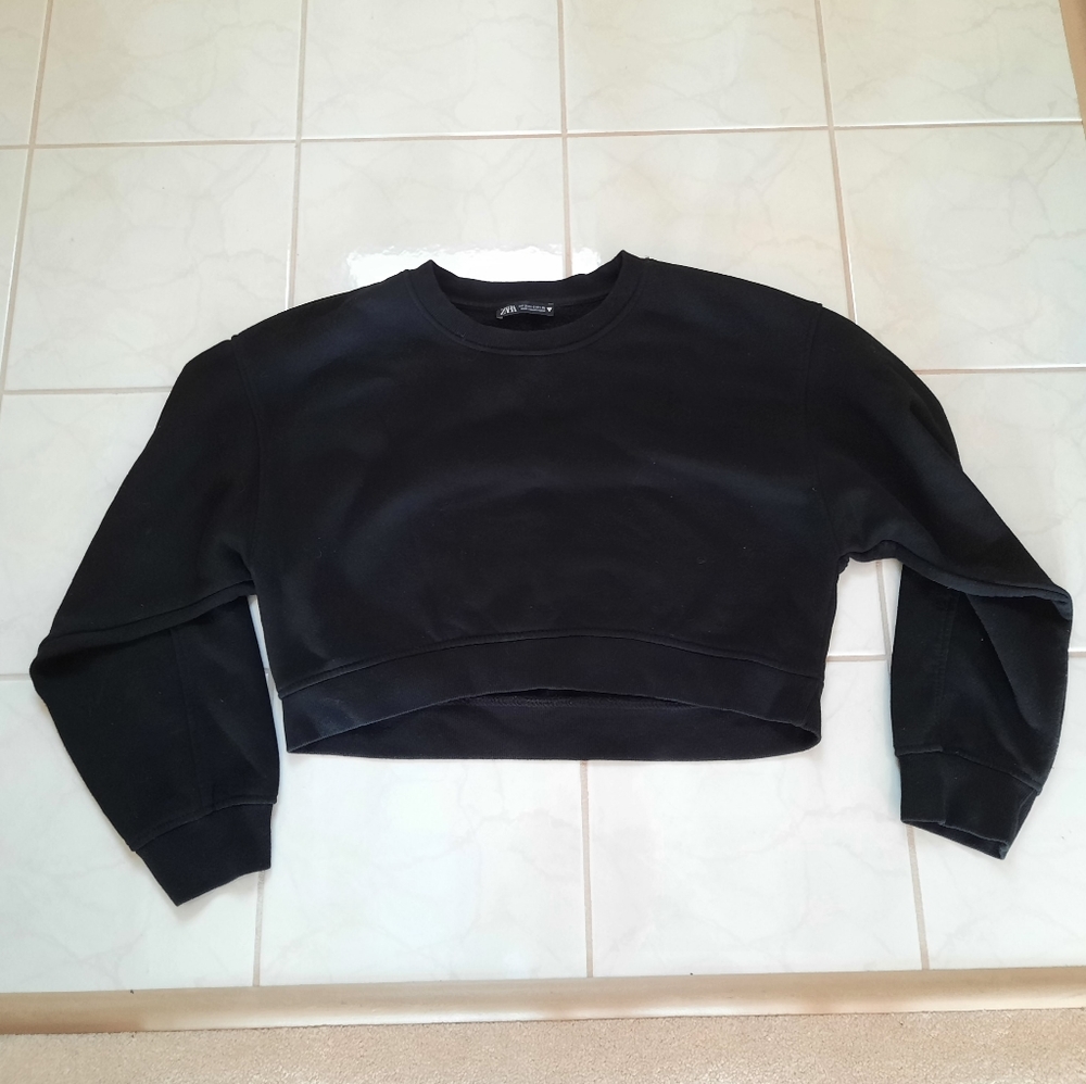🎁(3/$40)🎁 Zara Black Cropped Sweater